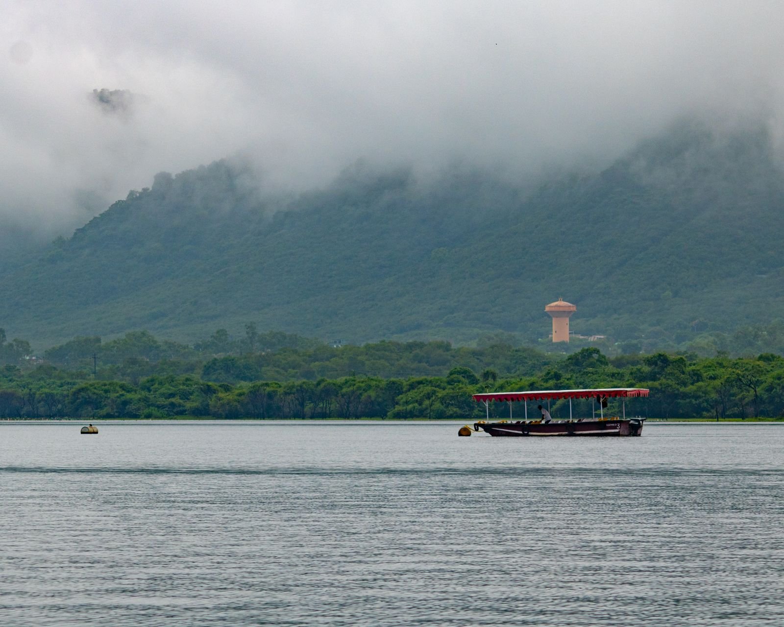 Fateh Sagar Lake — a calmer, quieter counterpart to Lake Pichola