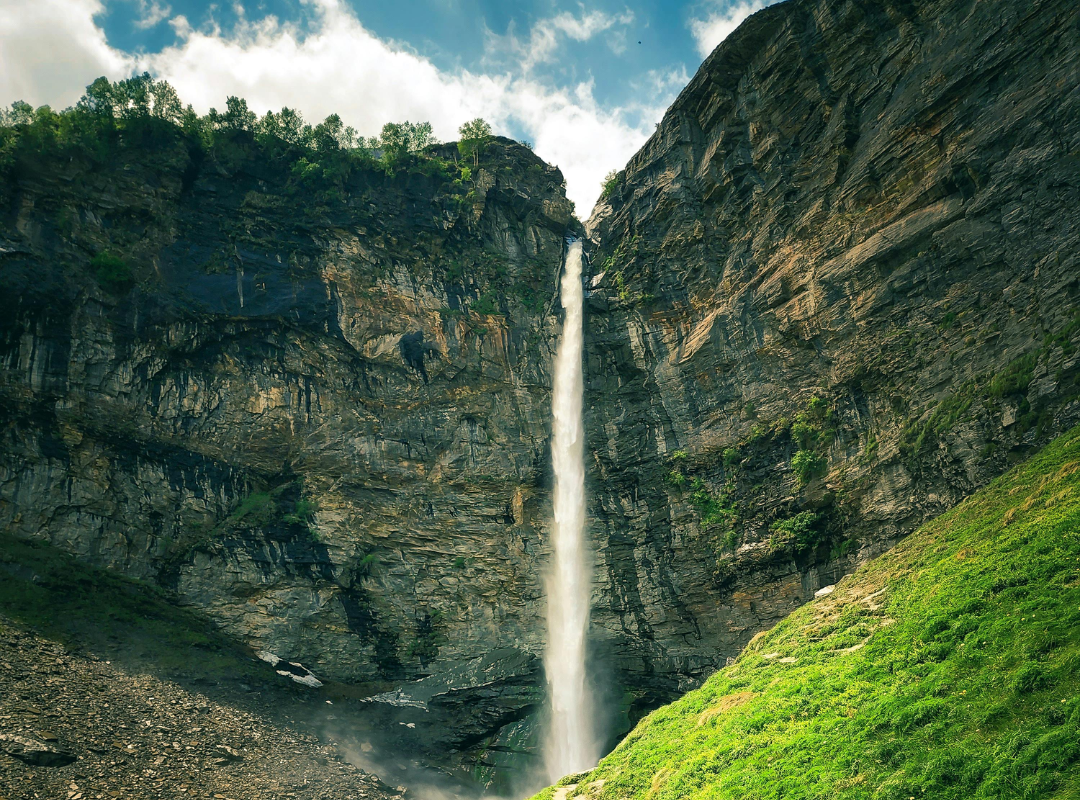Sissu Waterfall Frozen Winter Manali